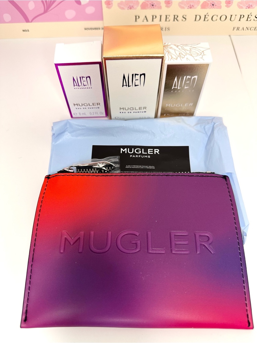 Mugler Alien Ombre Zip Pouch with 3 luxury size Parfum samples .2 oz each